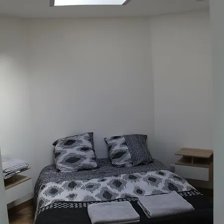 Lejlighed Atypique Avec Veranda En Centre